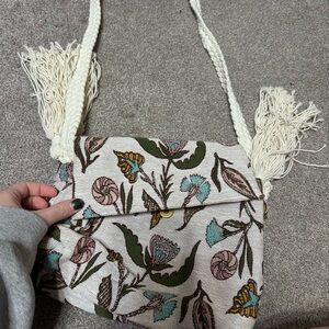 Universal Thread Floral Embroidered Shoulder Bag